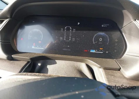 2021 Jeep Grand Cherokee L Limited 4X4 z USA, uszkodzony, nr VIN 1C4RJKBG0M8201138